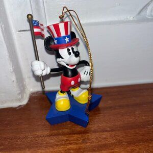 Hallmark Keepsake Mickey Mouse True Patriot 2005 Ornament Holiday Christmas